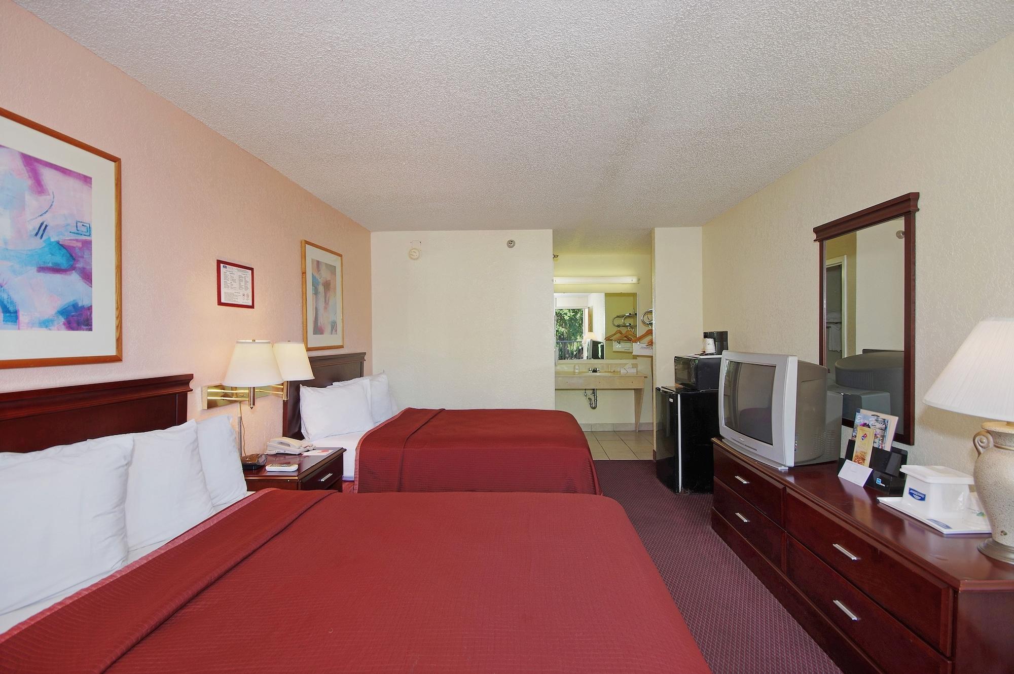 Howard Johnson By Wyndham Tropical Palms Kissimmee Εξωτερικό φωτογραφία
